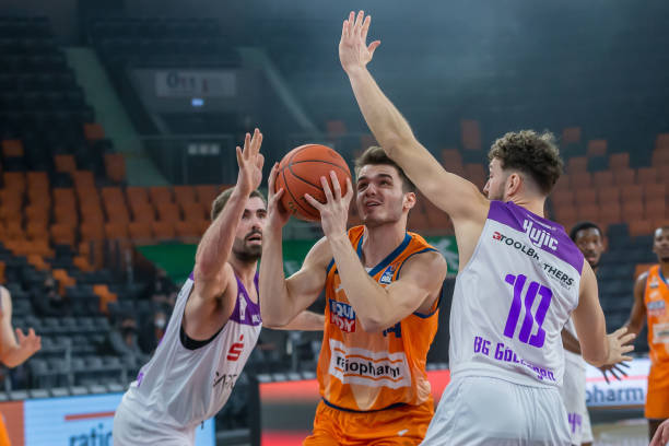 他不仅具备 他不仅具备